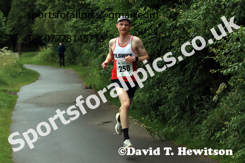 The 2026 Tynedale Pie and Peas 10k, Ovington to Low Prudhoe, Northumberland. Photo: David T. Hewitson/Sports for All Pics